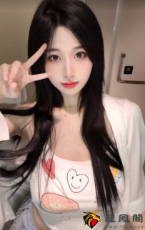 身材真不错，小穴粉粉的，干的真舒服
